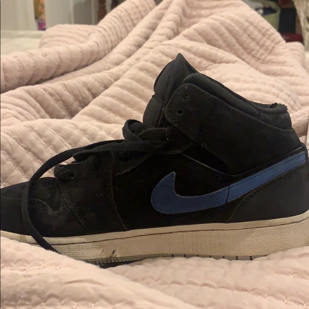 AJ1 mids - Picture 3 of 4